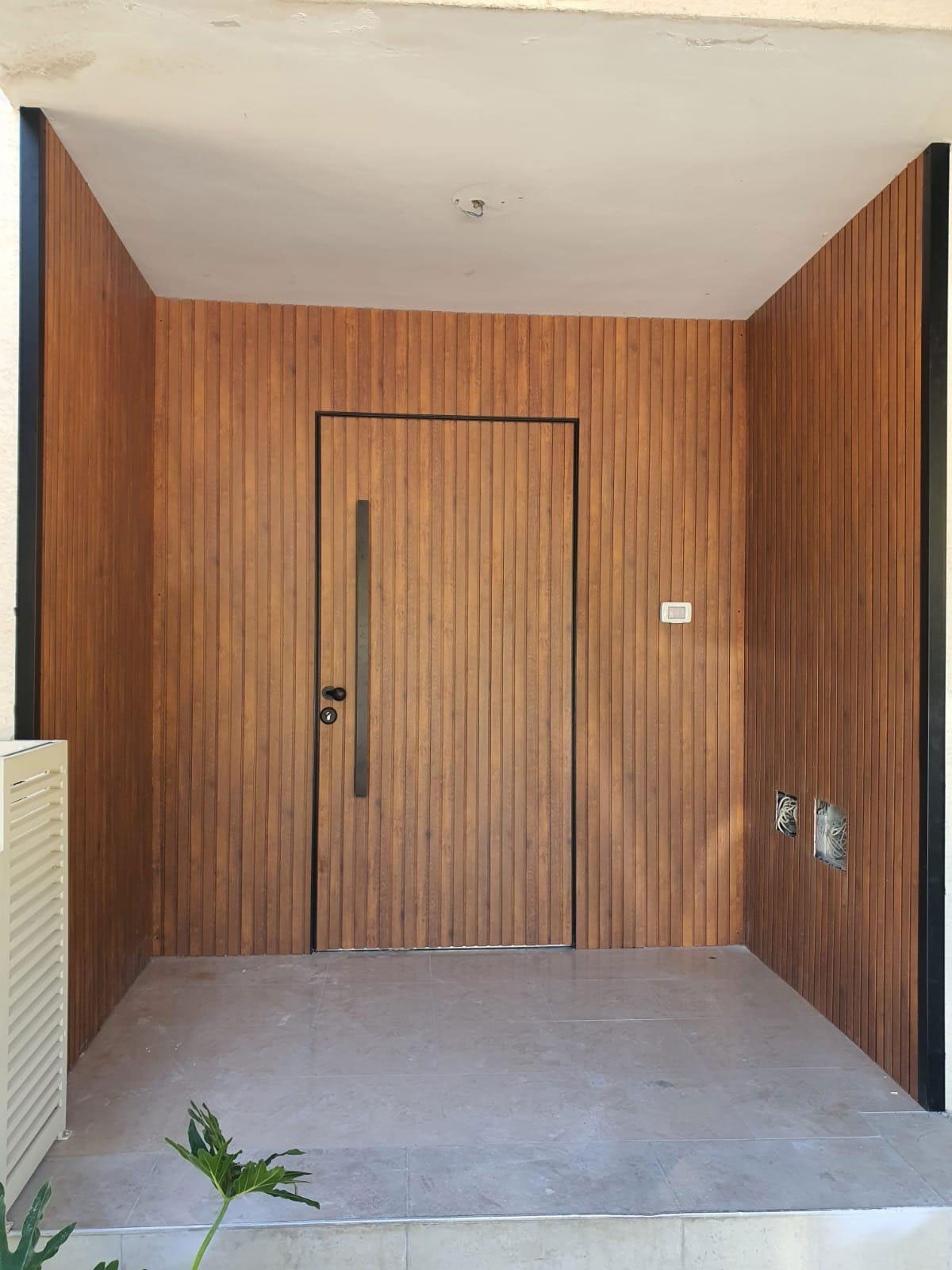 V-doors-Vancouver-Richmond-Door-Coverings​